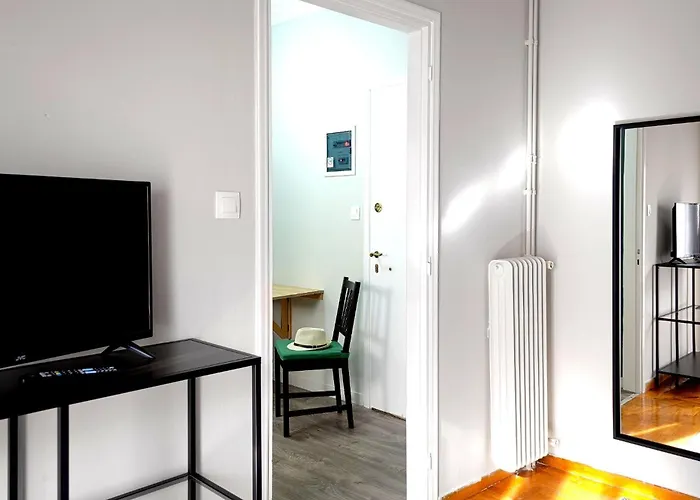 Mignon & Teak Apartments